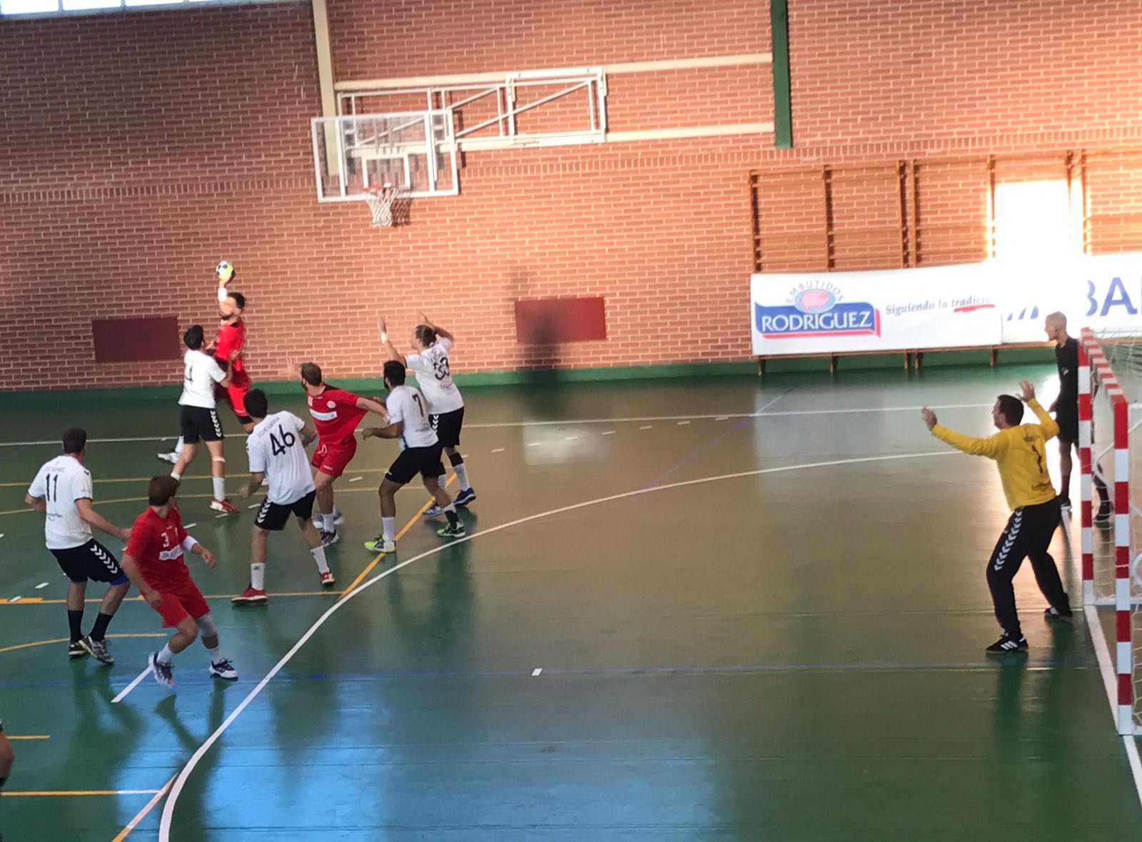 El Abanca Ademar arranca la pretemporada ganando