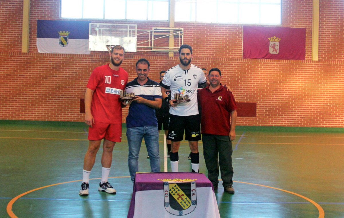 El Abanca Ademar arranca la pretemporada ganando