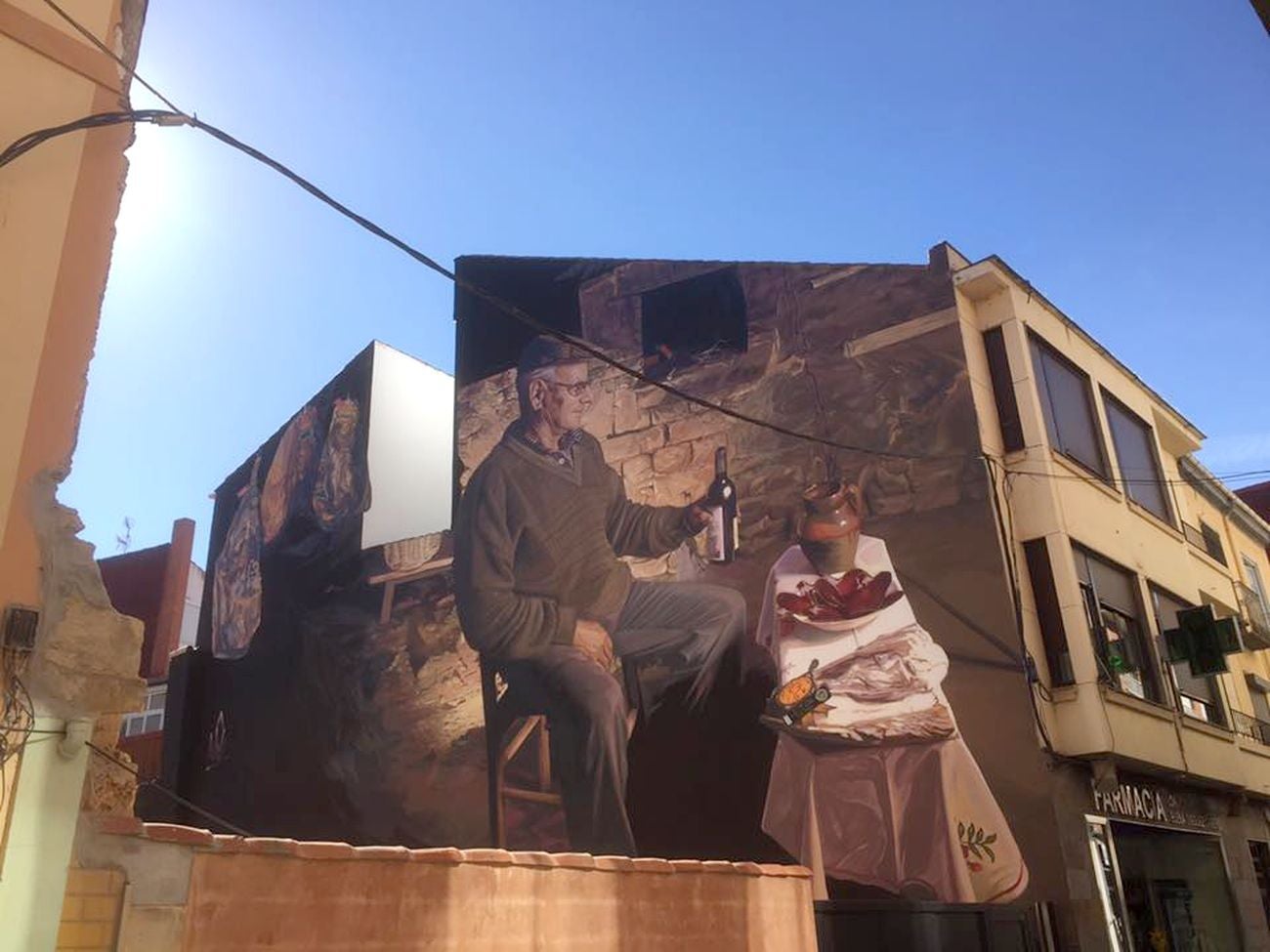 La cecina de León se convierte en protagonista en un gran mural en la calle Pio Gullón de Astorga para promocionar la IGP (Indicación Geografica Protegida) de este producto