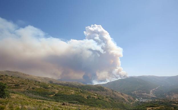 El incendio de Encinedo es el más grave de la provincia.