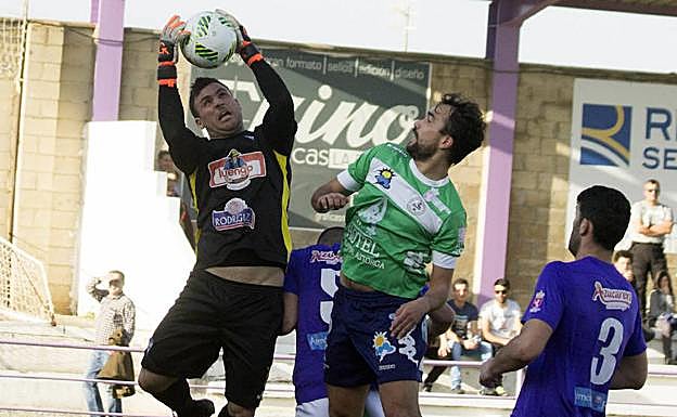 Un lance del partido entre La Bañeza y Atlético Astorga de la pasada temporada.