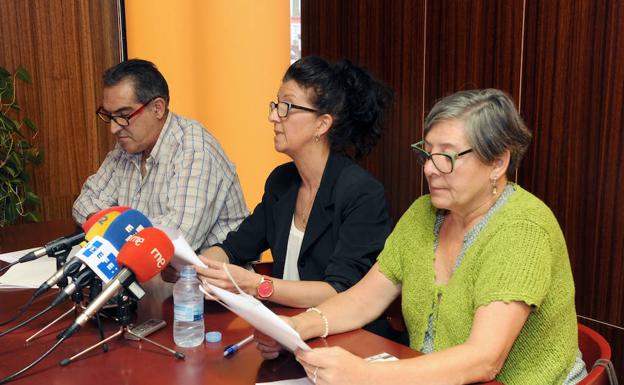 Pedro y Rosana Muñoz, junto con Conchi Minayo, de Adavaymt.