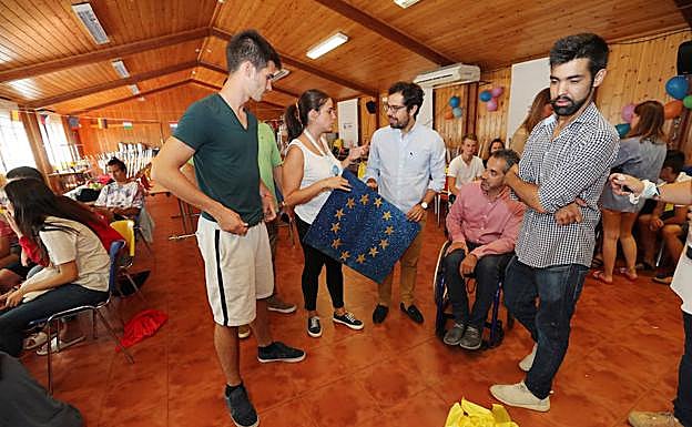 Jóvenes participando en el programa 'Smile'. 