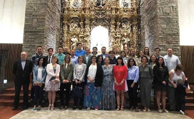 Los profesores del Peñacorada en la Basílica de la Virgen del Camino. 