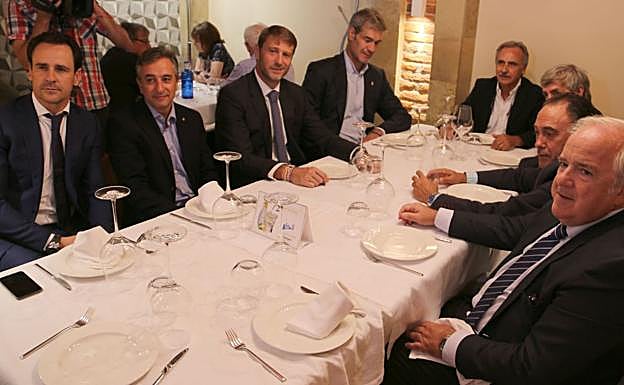 Comida de directivas.