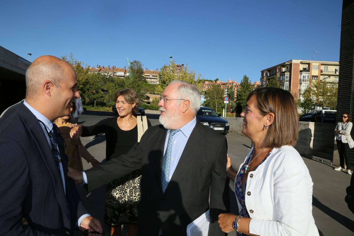 El comisario europeo de Acción por el Clima y Energía, Miguel Arias Cañete, y la ministra de Agricultura, Ganadería, Pesca y Medio Ambiente, Isabel García Tejerina, inauguran la jornada