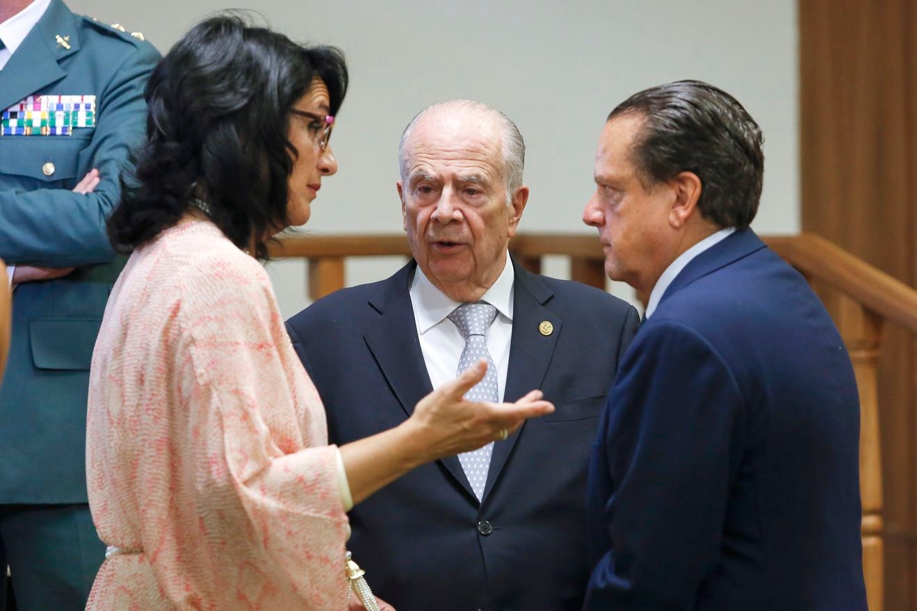 El consejero de Educación, Fernando Rey, asiste al acto de apertura del curso académico 2017-2018 de la Universidad de León.