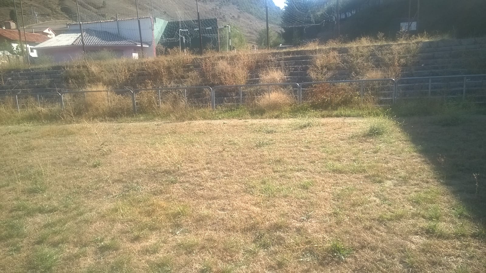 Así se encuentran las instalaciones deportivas de Ciñera