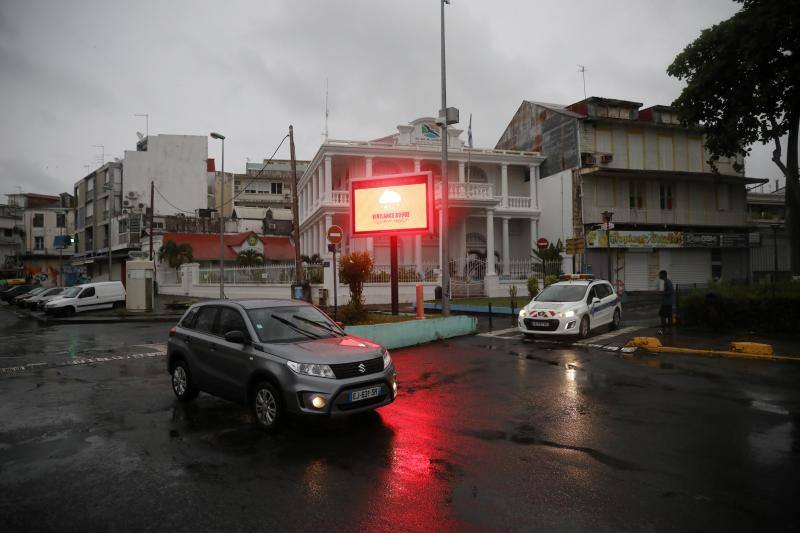 Tras provocar importantes daños en la pequeña isla antillana, el huracán vuelve a alcanzar la categoría 5 y se dirige a Saint Croix y Puerto Rico