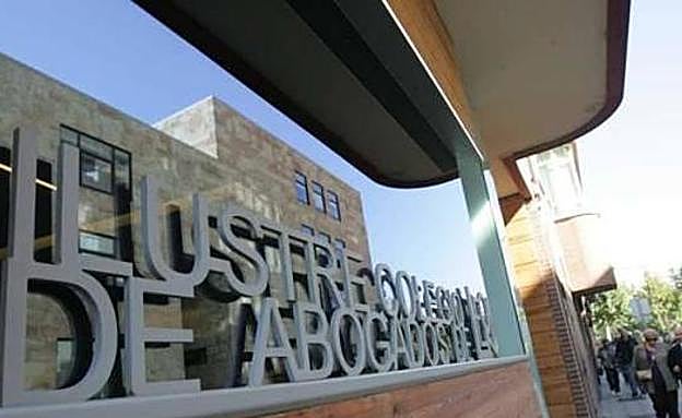 La abogacía leonesa se pone del lado del Estado de Derecho y la Constitución Española