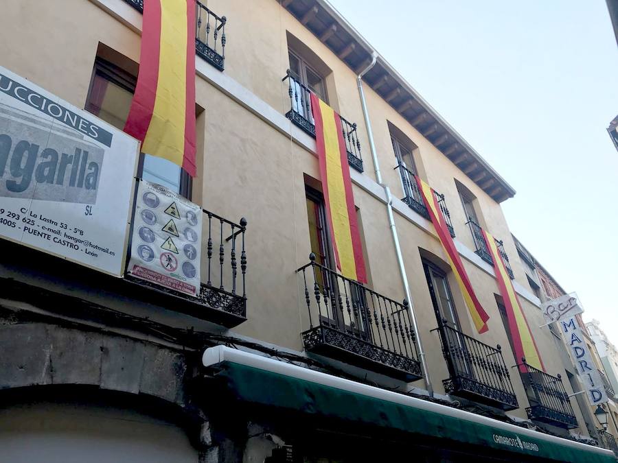 León se viste de rojigualda