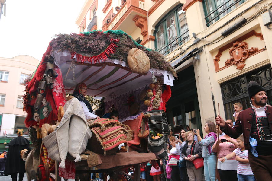 Los carros engalanados toman León