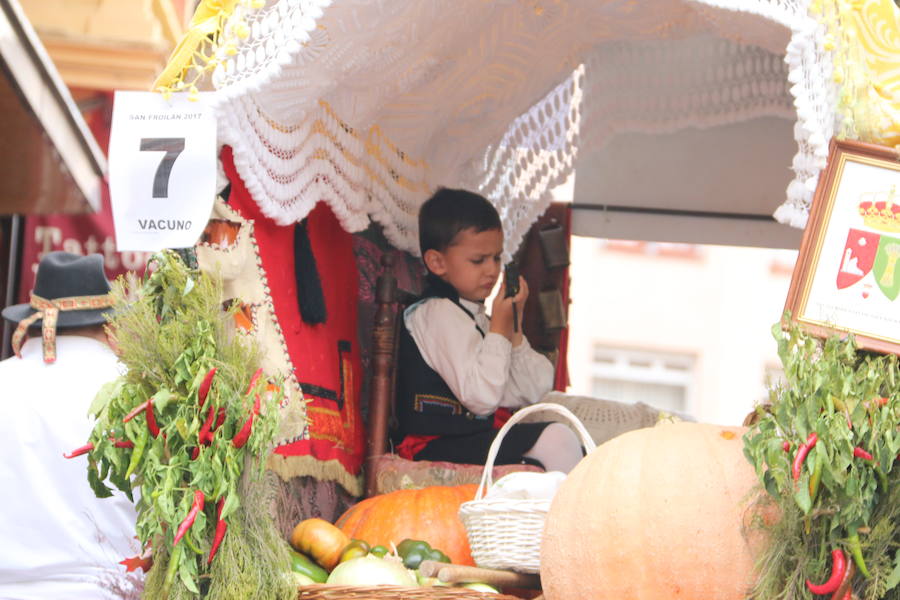 Los carros engalanados toman León