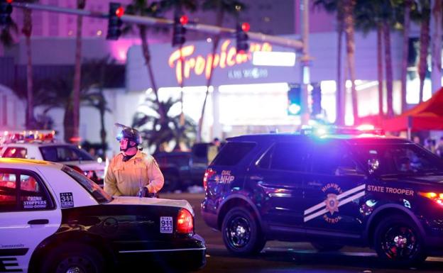 Policía tras el tiroteo en Las Vegas.