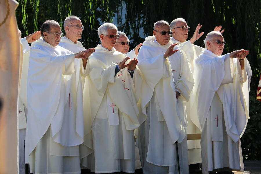 Homilía multitudinaria en La Virgen del Camino