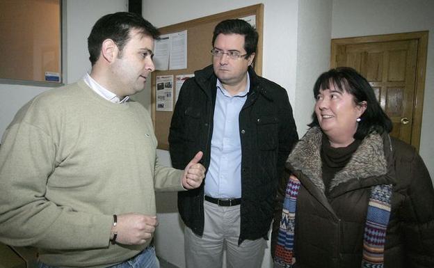 Ana Luisa Durán, a la derecha junto a Tino Rodríguez y Óscar López.