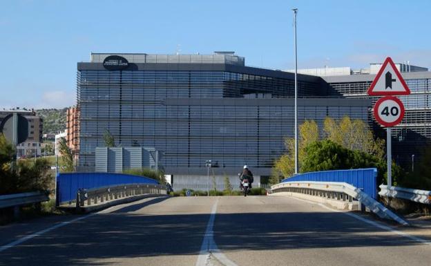 Edificio de la Junta en Arroyo de la Encomienda.