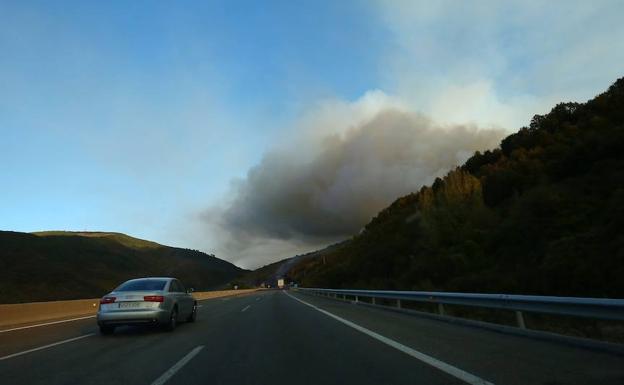 Incendio en Vega de Valcarce.