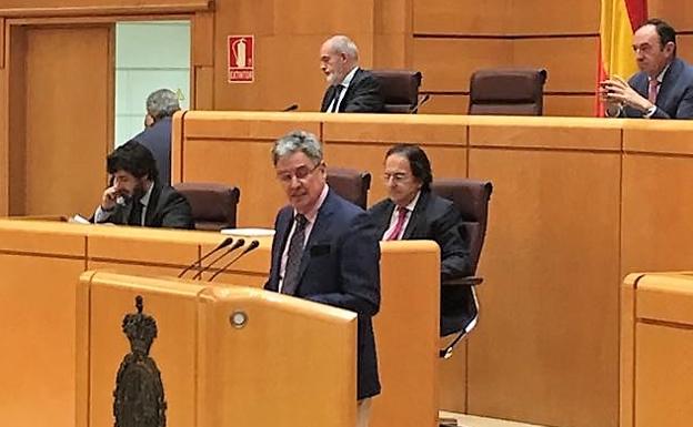 Graciliano Palomo, en el Senado.