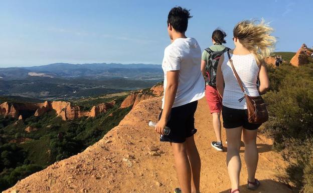 Visitantes en Las Médulas.