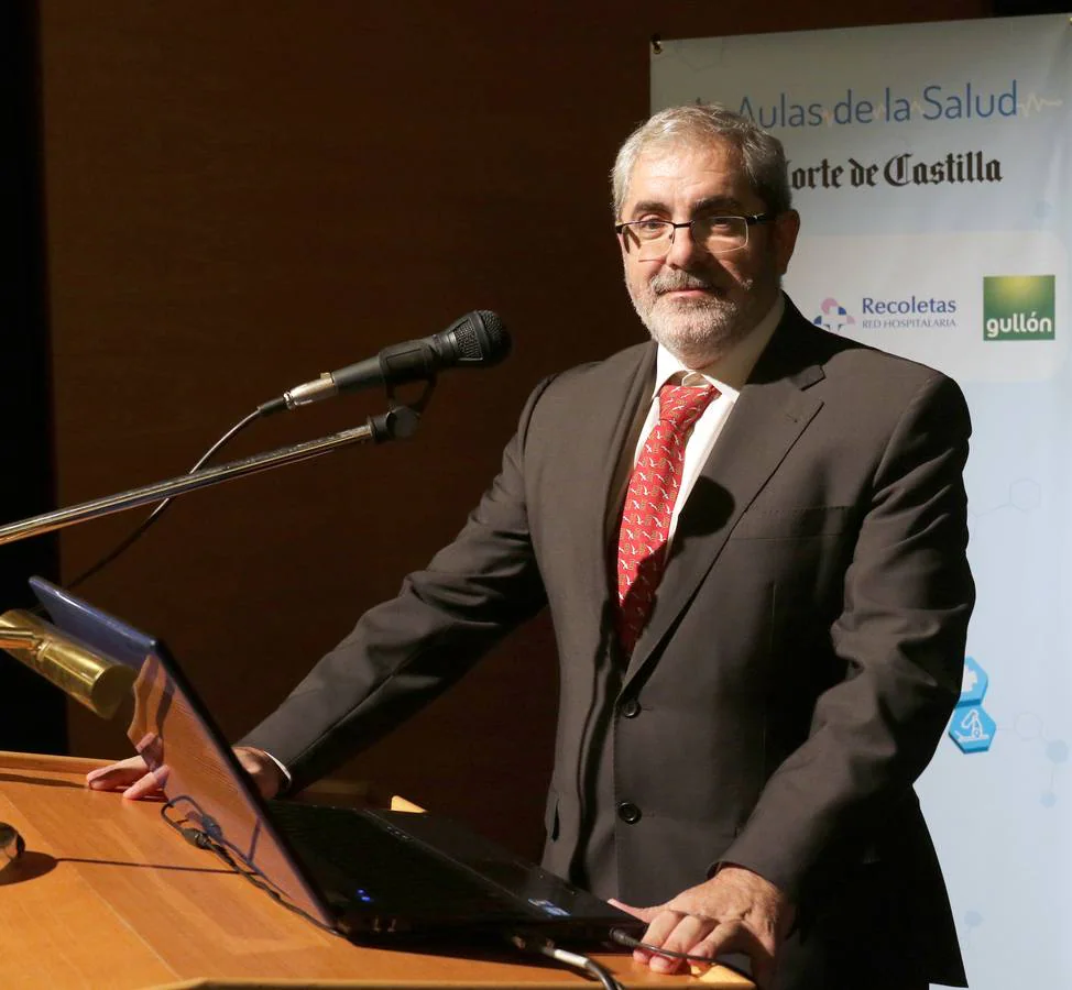 El jefe de Neumología del hospital Clínico de Valladolid habló sobre la 'Prevención y el diagnóstico precoz del cáncer de pulmón