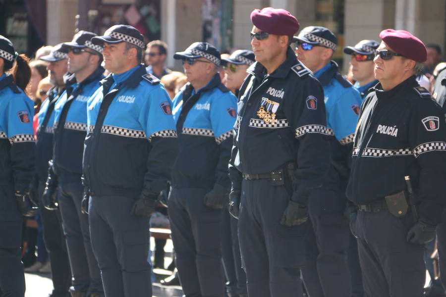 La festividad de San Marcelo sirve para rendir homenaje a la Policía Local de León por su función callada para garantizar la seguridad de los leoneses y el cumplimiento de la ley