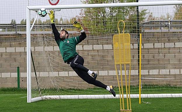 Jesús Fernández, durante el entrenamiento de este jueves.