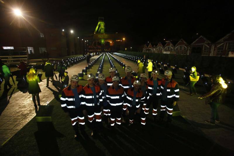 Multitudinario homenaje en el pozo Sotón a los mineros fallecidos