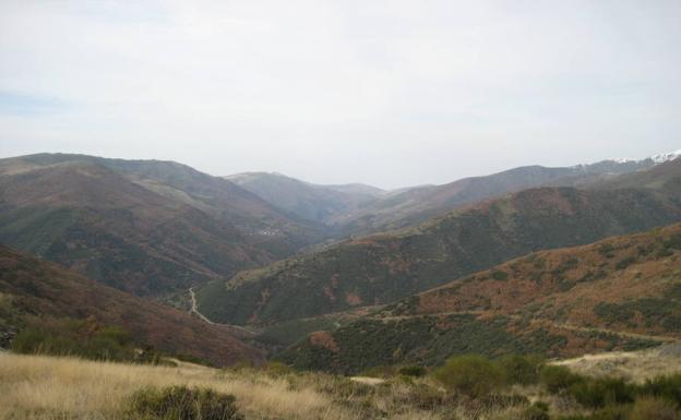 Cabrera Baja desde el puerto de Peñaguda en Cabrera Alta.