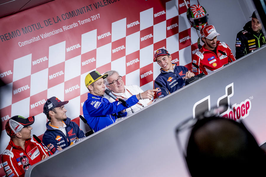 Los pilotos de MotoGP Jorge Lorenzo, Dani Pedrosa, Valentino Rossi, Marc Márquez, Andrea Dovizioso y Johann Zarco.