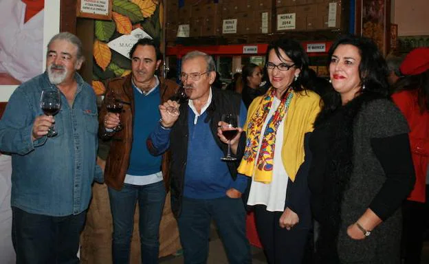 Brindis con el primer Mencía del año.