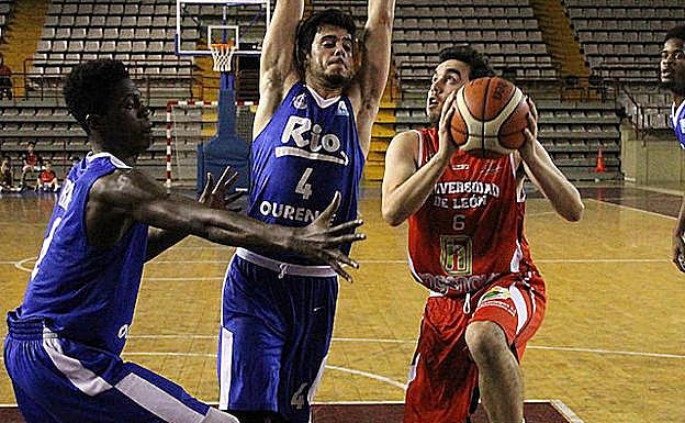 Un lance de un partido del Fundación.