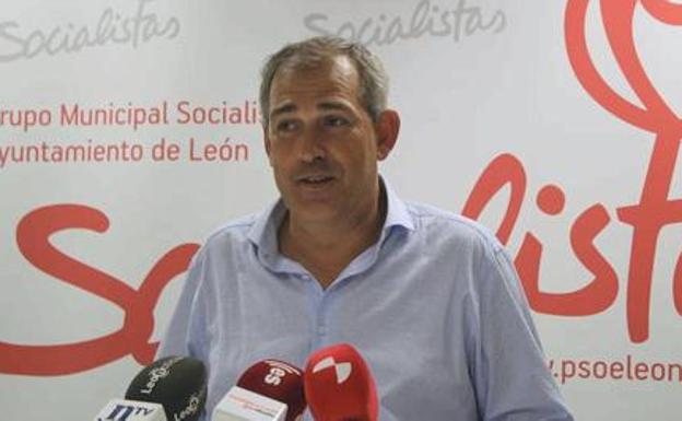 Vicente Canuria, concejal socialista en León.