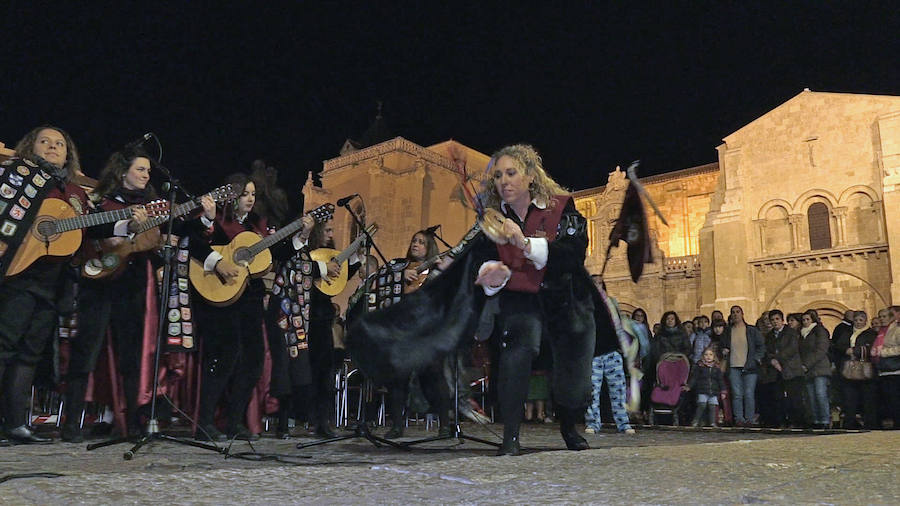 La Tuna Femenina de la Universidad de León.