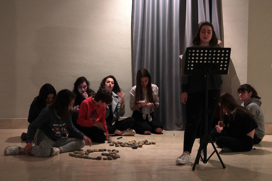 Performance contra la violencia de género