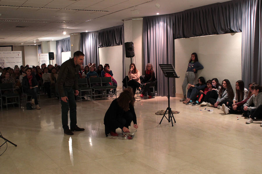 Performance contra la violencia de género