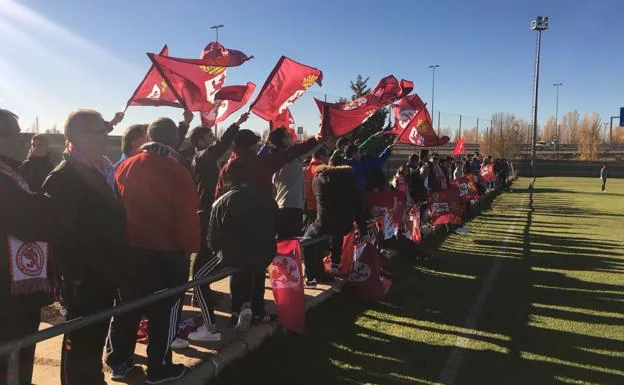 Afición culturalista en el entrenamiento de este sábado.