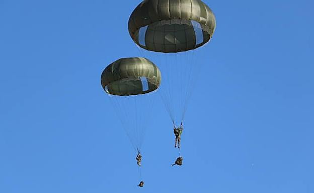 Salto en tierra hóstil