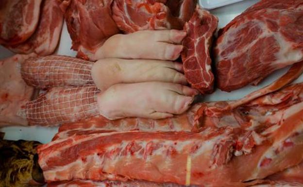 Juzgan a los miembros de un entramado que estafó desde Villadangos medio millón de euros en carnes y pescados