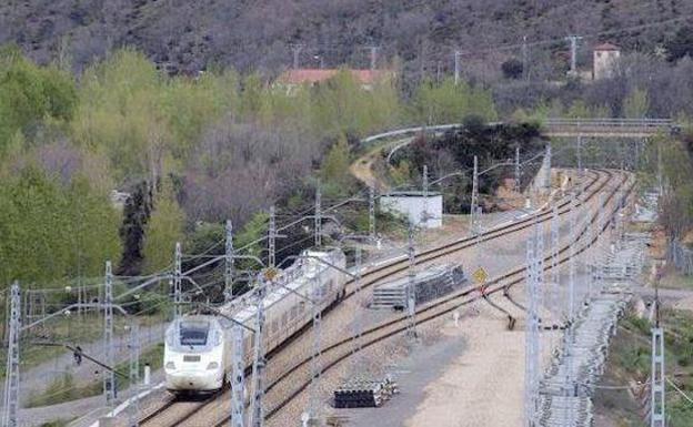Adif Alta Velocidad se hace con el tramo León-La Robla para adaptarlo al ancho internacional