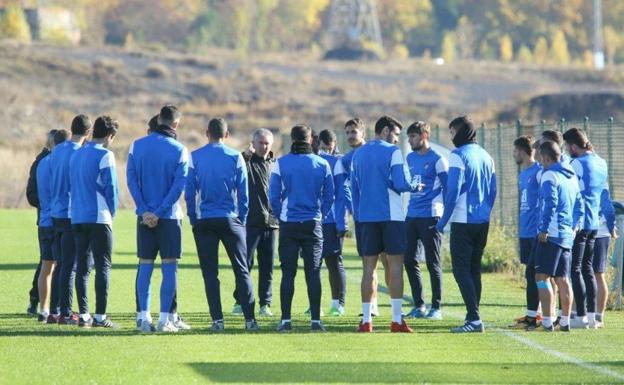 Un instante del entrenamiento de la Ponferradina.