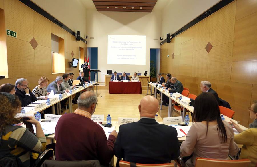 El consejero de Sanidad, Antonio María Sáez, preside la reunión de la Sección de Agresiones del Observatorio Único de Castilla y León. 