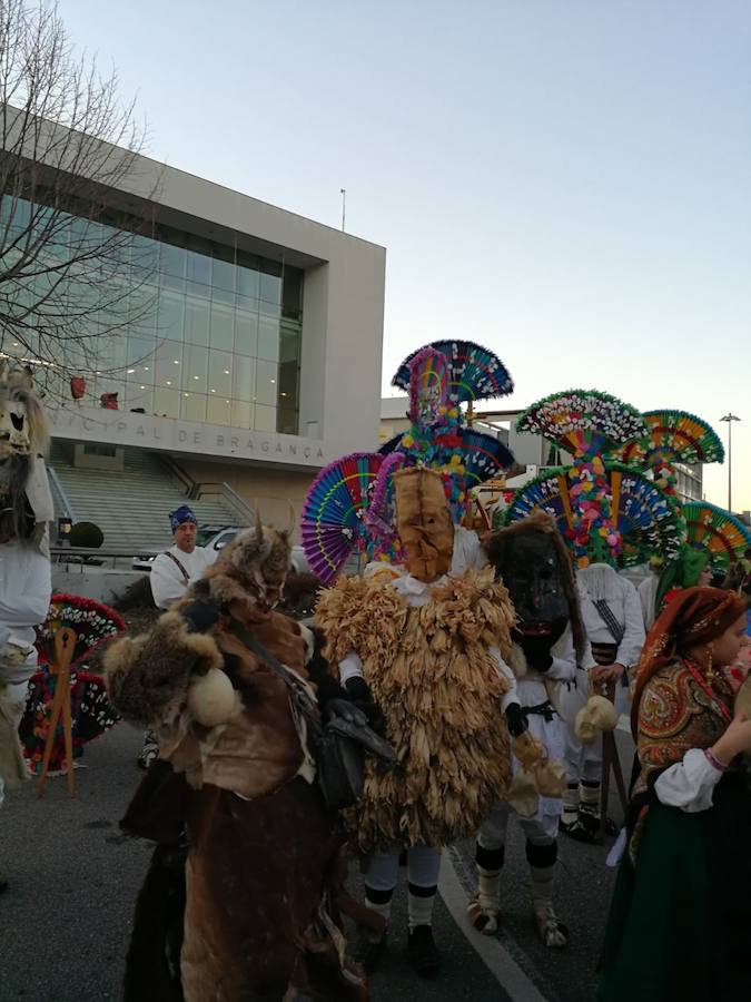Imagenes del carnaval de la provincia en Portugal
