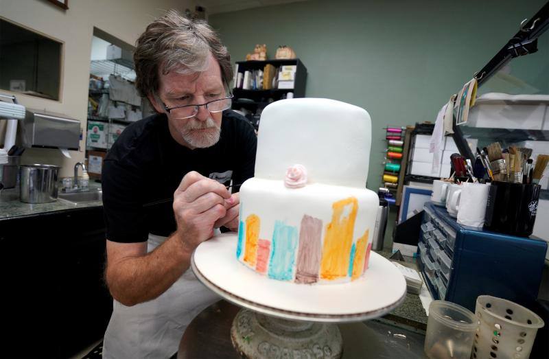 Jack Phillips, elaborando una tarta.