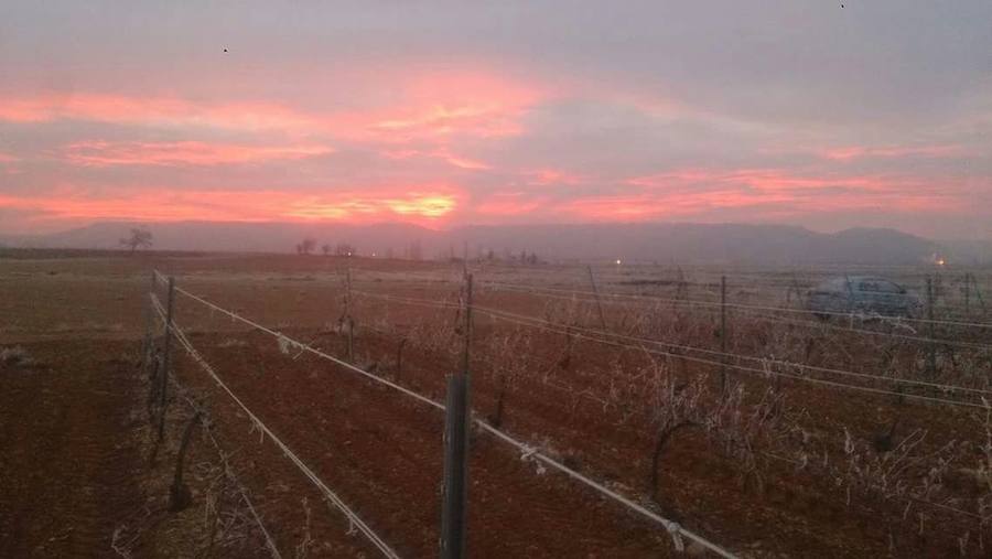 La nieblas y las bajas temperaturas de los últimos días han provocado este fenómeno meteorológico con unas bellas estampas recogidas por nuestros usuarios