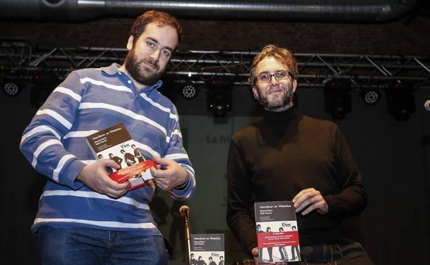 Los autores, en la presentación del libro.