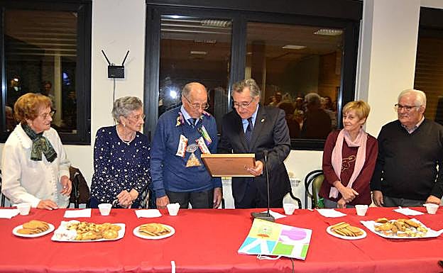 Valverde de la Virgen homenajea a Bautista González por sus 100 años