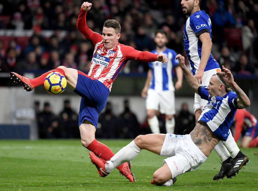 Un gol de Fernando Torres, que partió de suplente, a falta de 20 minutos para el final, dio la victoria al Atlético ante el Alavés en la jornada 16 de Liga.