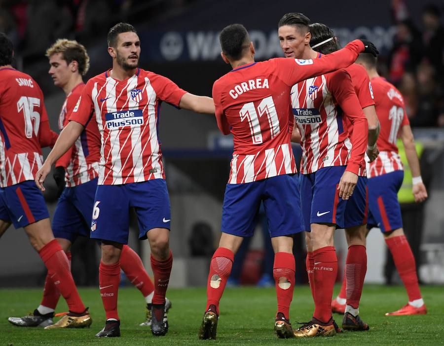 Un gol de Fernando Torres, que partió de suplente, a falta de 20 minutos para el final, dio la victoria al Atlético ante el Alavés en la jornada 16 de Liga.