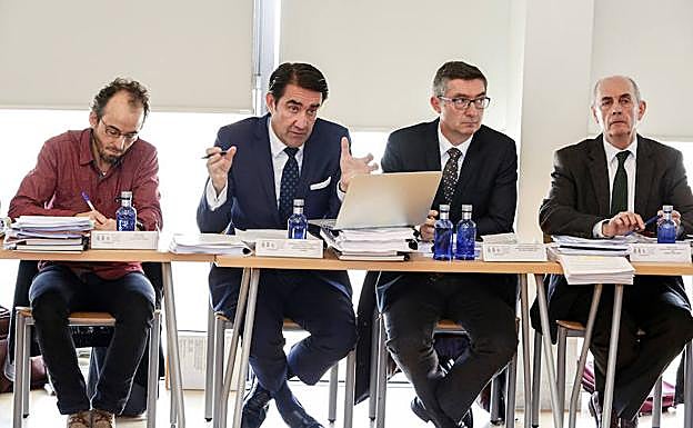 Suárez-Quiñones, durante la reunión. 